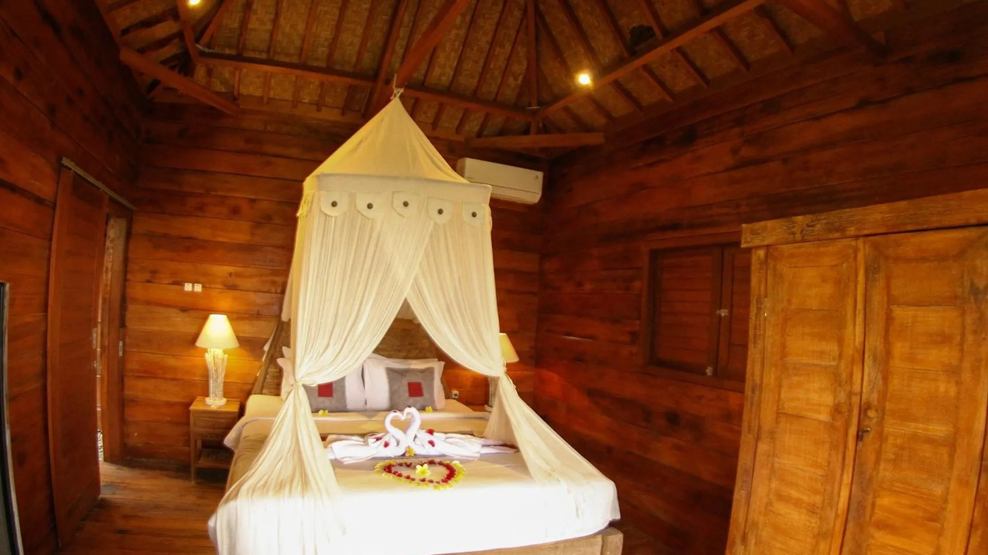 Villa Belvilla Moksha Ceking Rice Terracenearubud Jungle Swing Indonesia